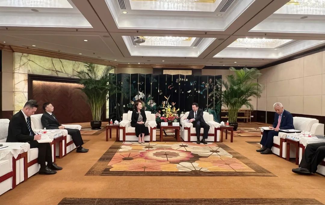 進(jìn)博之聲 | 山東省長周乃翔與金光集團(tuán)APP（中國）副總裁翟京麗等親切交流
