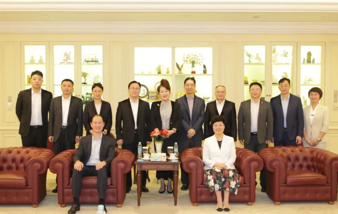 廣西壯族自治區(qū)常務(wù)副主席蔡麗新訪問(wèn)金光集團(tuán)雅加達(dá)總部